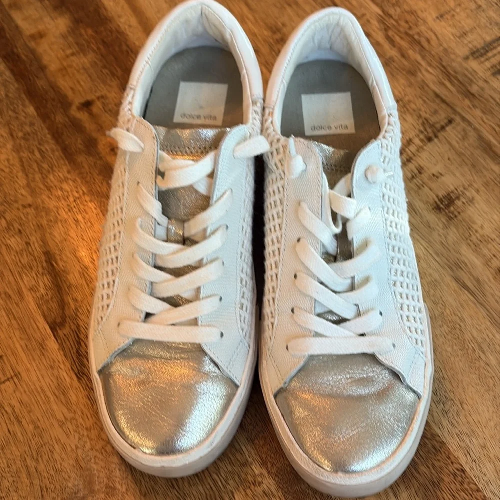 Dolce vita cream and gold tennis shoes - Picture 2 of 4